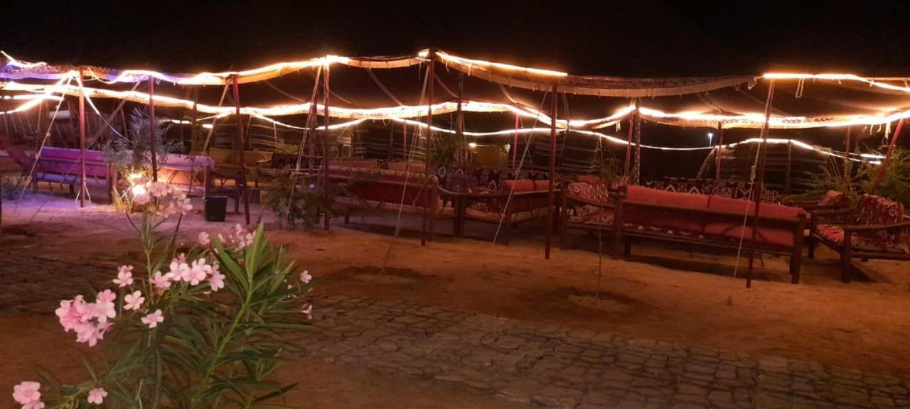 Royal Tours Permanent Camp Otel Umm Lajj Dış mekan fotoğraf